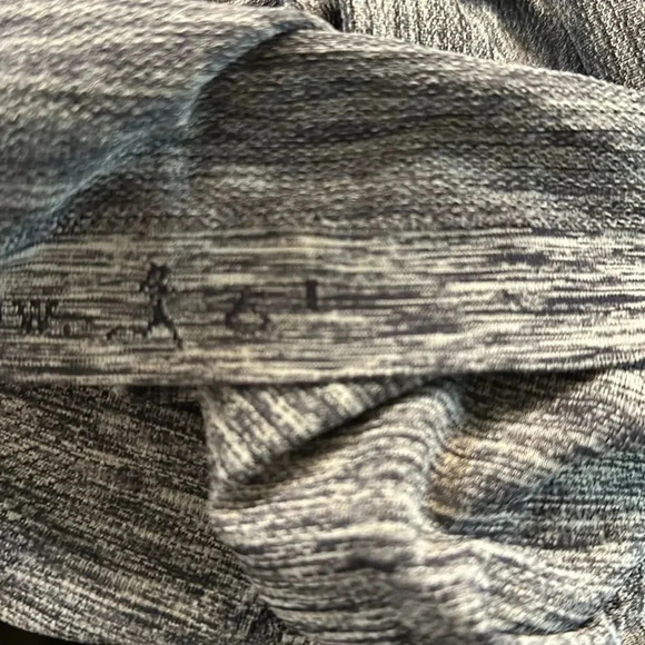 Lululemon 6 swiftly tech blue heathered short sleeve in great pre owned cond - Picture 8 of 8